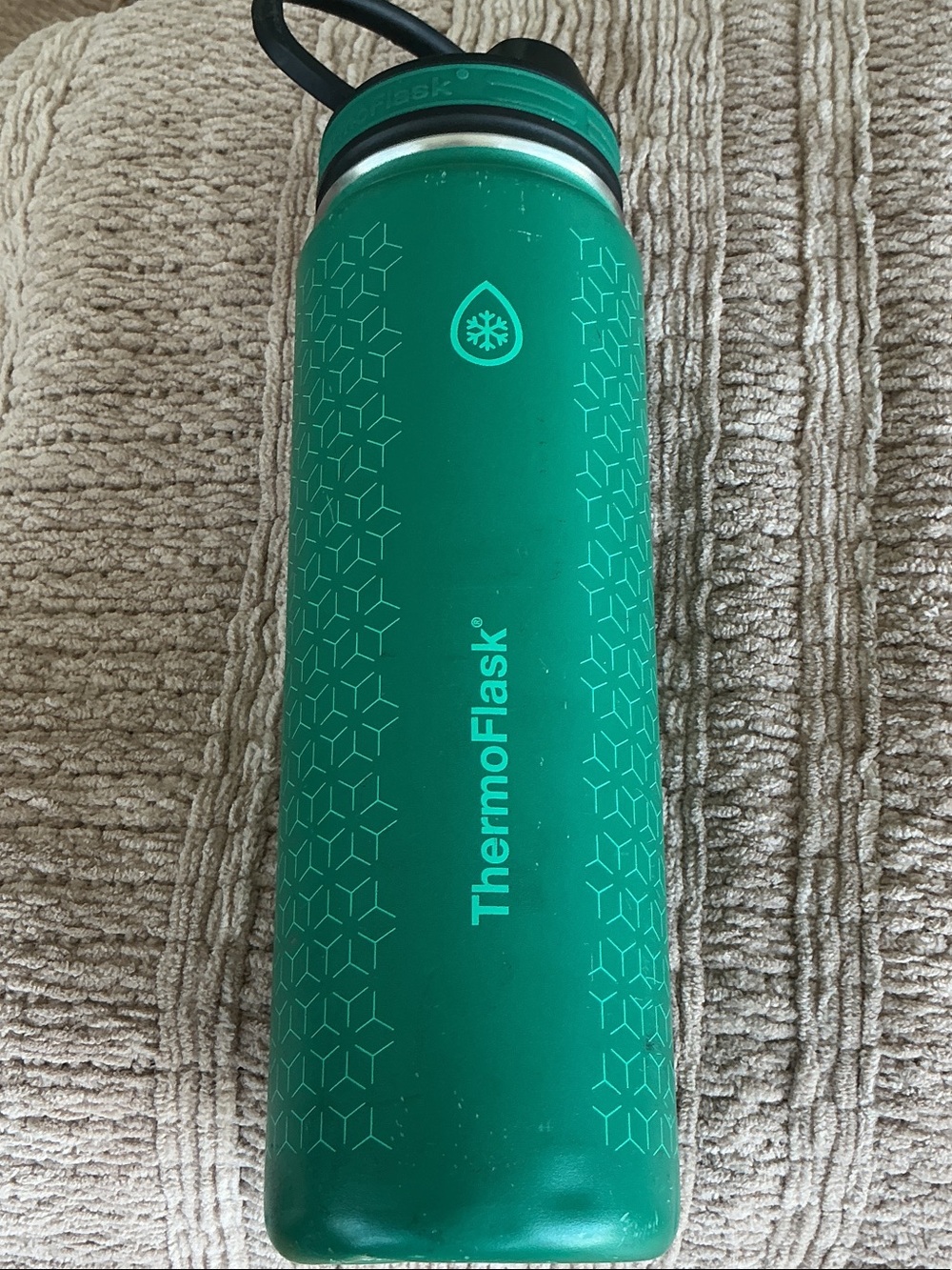 Green Insulated Water Bottle by thermoflask
